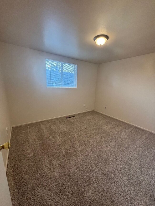 Building Photo - 3 Bed / 1 Bath Near I-25 and S. Academy - ...