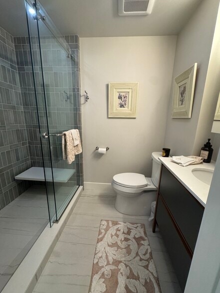 2nd Floor Bathroom - 637 Spruce St