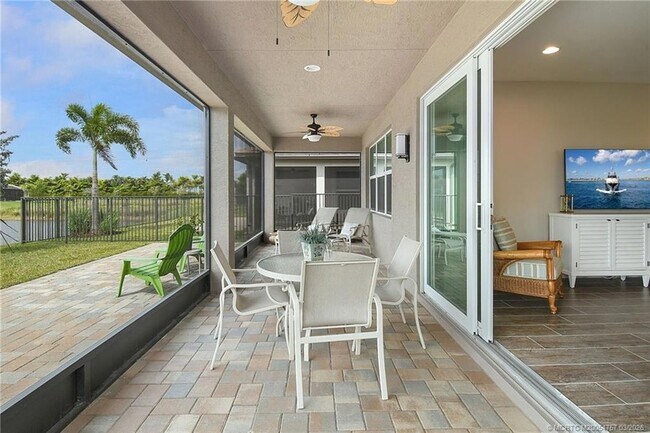 Building Photo - 11933 SW Coral Cove Pkwy