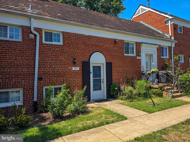 Building Photo - 3710 Gunston Rd