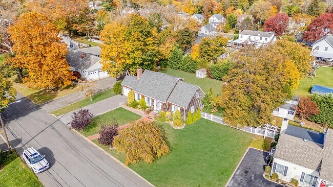 Building Photo - 50 Mole Pl