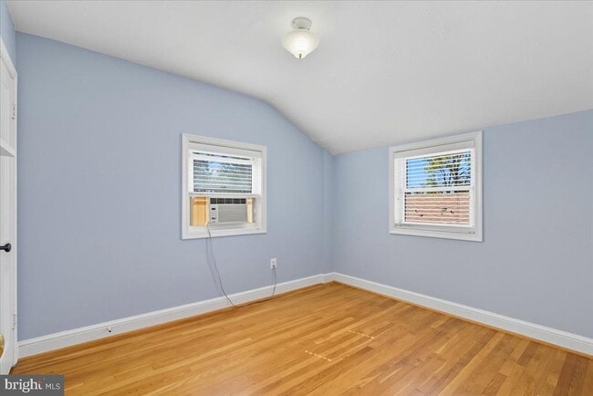 Building Photo - 3106 S Hayes St
