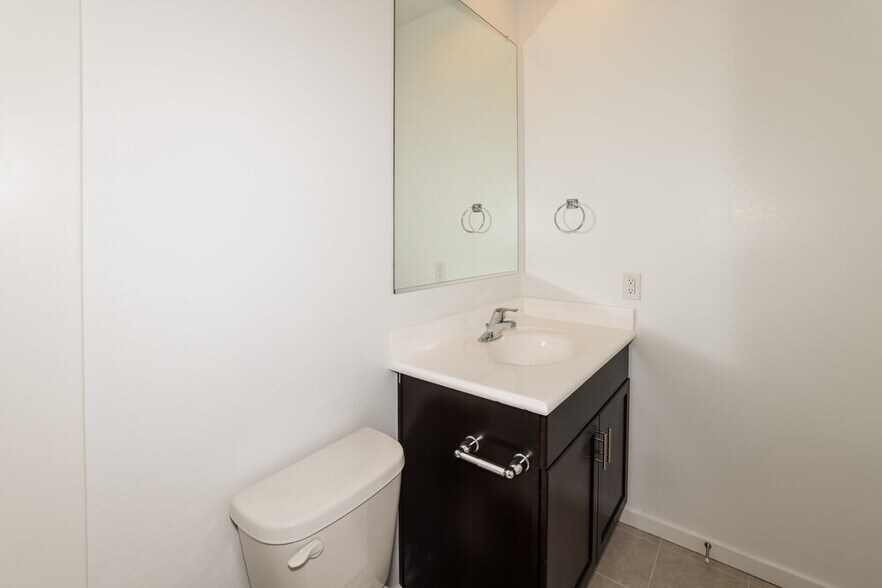 Building Photo - 4417 S 110th Ave