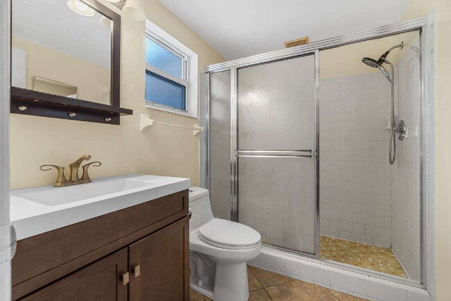 Building Photo - 2BR 2BA Villa Available Now On Top of the Word!