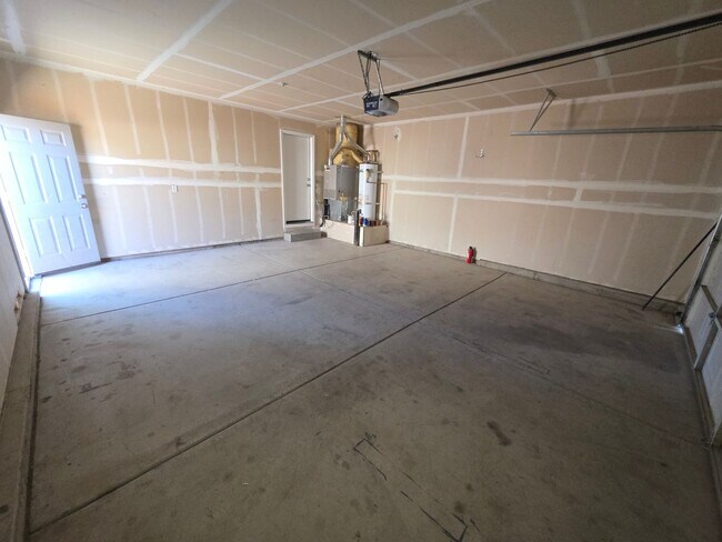 Building Photo - Fully furnished 3 bedroom, 2.5 bath home in Fernley, $3500 per month and includes utlities