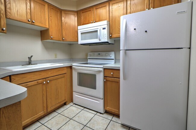Building Photo - 1273 N 550 W