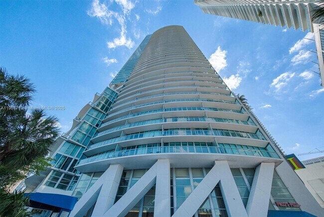Building Photo - 888 Biscayne Blvd