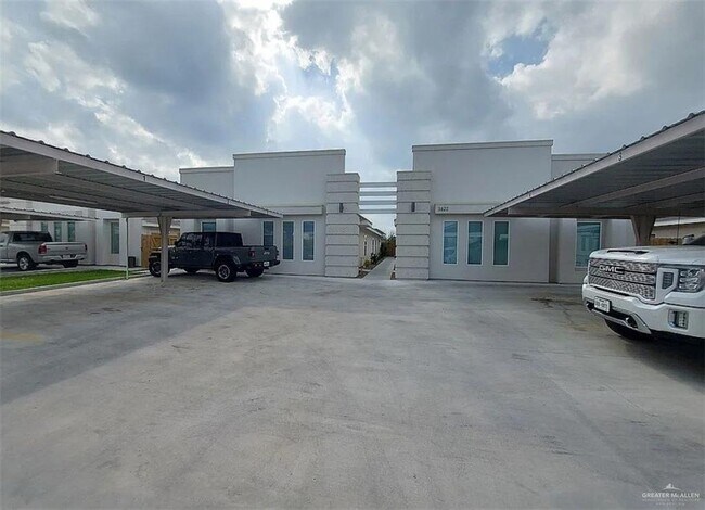 Building Photo - 3816 Las Vistas Ln