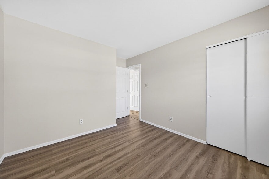 Building Photo - 3253 Greenbridge Dr