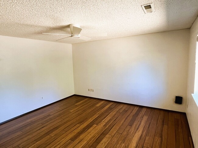 Building Photo - Beautifully Appointed Home on Generous Lot...