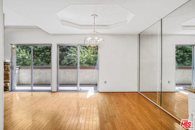 Building Photo - 5534 Sylmar Ave