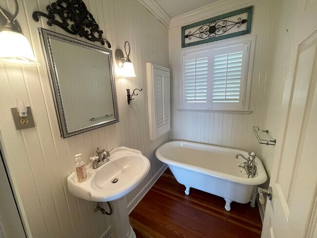 Building Photo - 6621 Purvis Rd