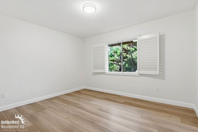 Building Photo - Charming 2Bdm 2Ba Condo with Scenic Views in Lake San Marcos!