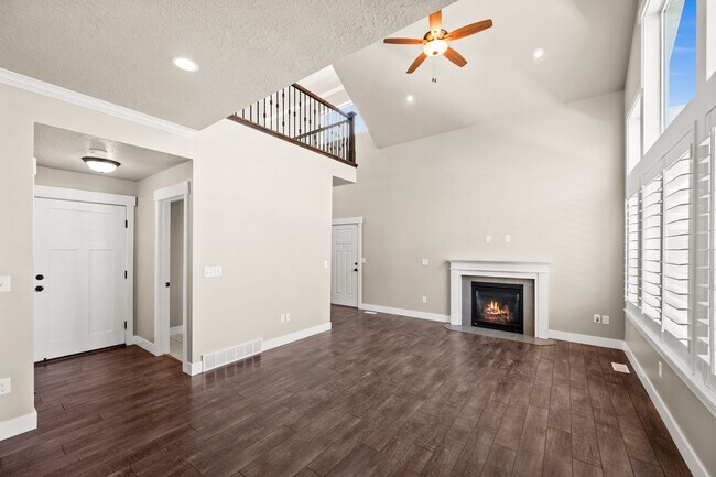 Building Photo - 771 Newfield Dr