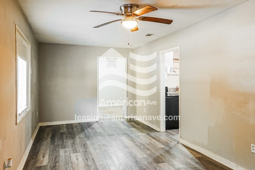 Building Photo - 2952 Woodside Dr