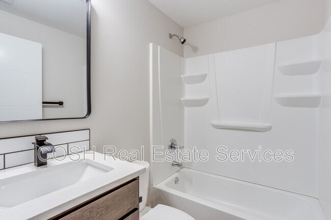 Building Photo - 8541 W 37th St N