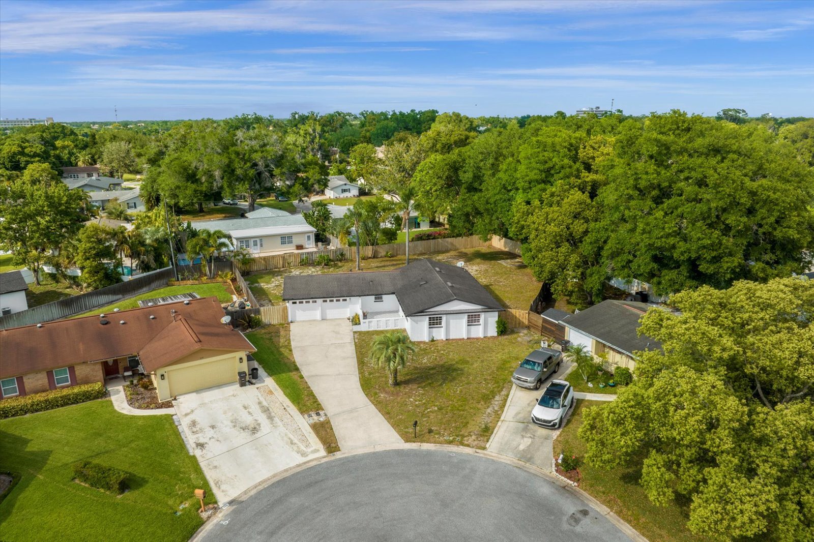 Building Photo - 641 Sherwood Dr