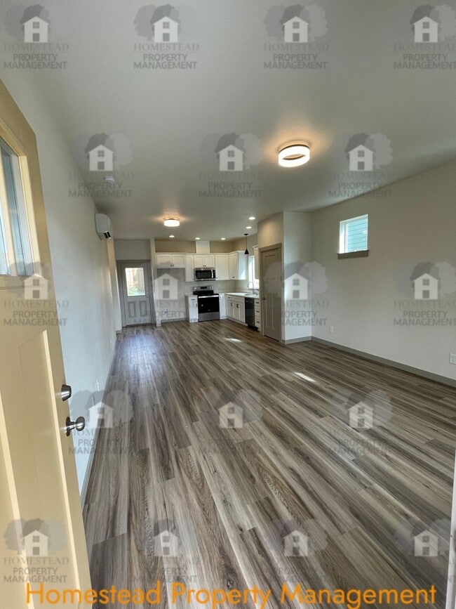 Building Photo - BEAUTIFUL HOME IN DALLAS!