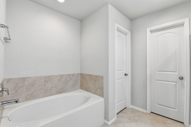 Building Photo - 22014 Pheasant Bend Ln