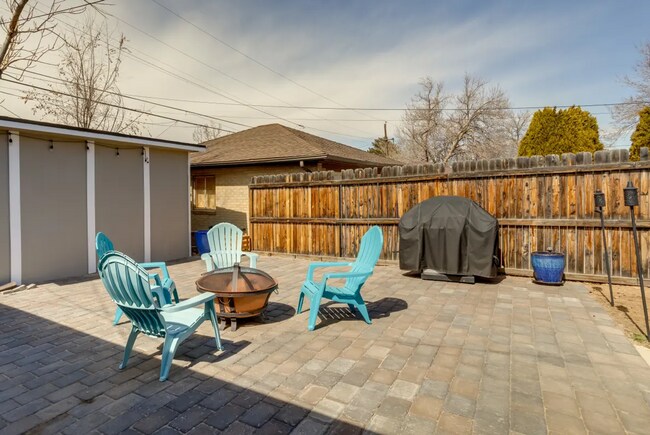 Building Photo - Updated 2BD, 1BA Half-Duplex in North Park...