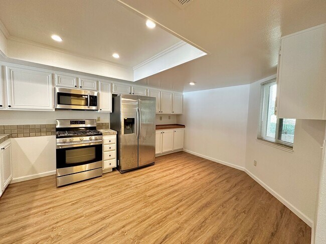 Building Photo - 2 Bedroom + 2 Bathroom Condo |  Surfside IV Gated Community | Unfurnished