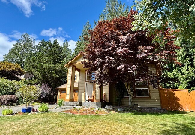 Building Photo - Top Quality 4 bedroom Silverdale home available now