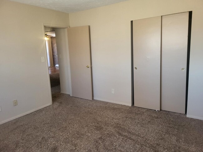 Building Photo - 20-32 Church St