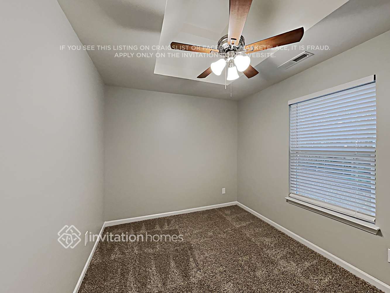 Building Photo - 1215 Pinehaven Ct