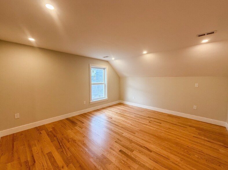 Building Photo - 405 North Ave