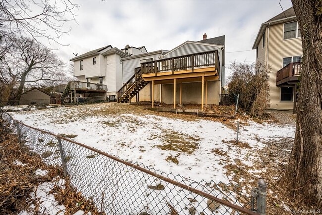 Building Photo - 14 Deane Pl