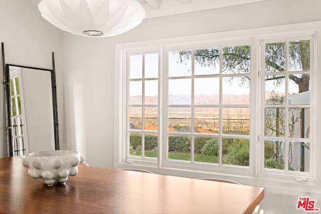 Building Photo - 12417 Mulholland Dr