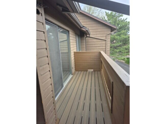 Building Photo - Condo