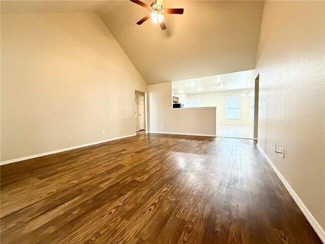 Building Photo - 610 Saddlehorn Dr