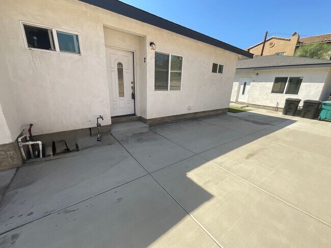 Primary Photo - 1057 Circle City Dr