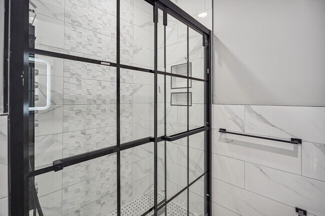 Building Photo - 25 Wallis Ave