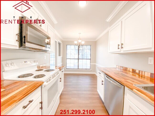 Building Photo - 1075 Seven Hills Curve S