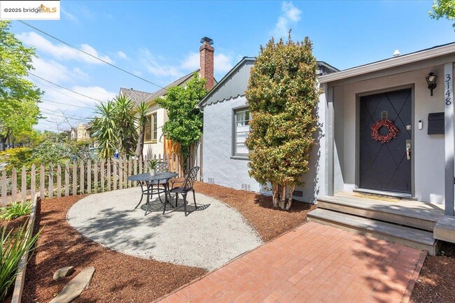 Building Photo - 3148 Sylvan Ave