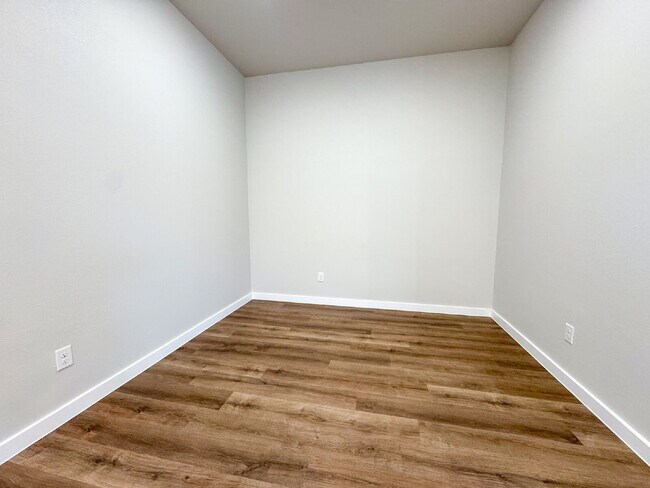 Building Photo - Brand-New, Move-In Ready!