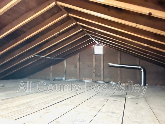 Building Photo - 1215 Pine St