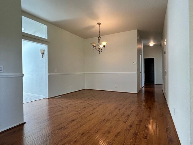 Building Photo - Large Single Family Home in Country with Office