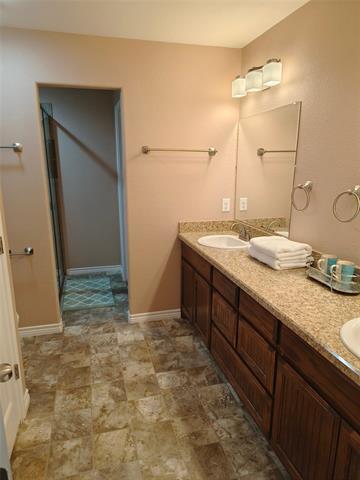 Building Photo - 100 E Bluebonnet Dr