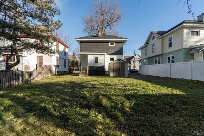 Building Photo - 213 N Pleasant St