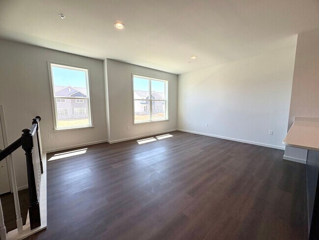 Building Photo - 59 N Conifer Dr