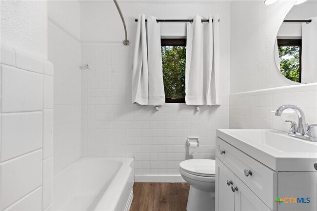 Building Photo - 1103 Bentwood Rd