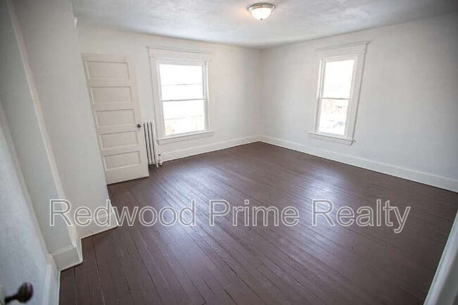 Building Photo - 554 Highland Avenue