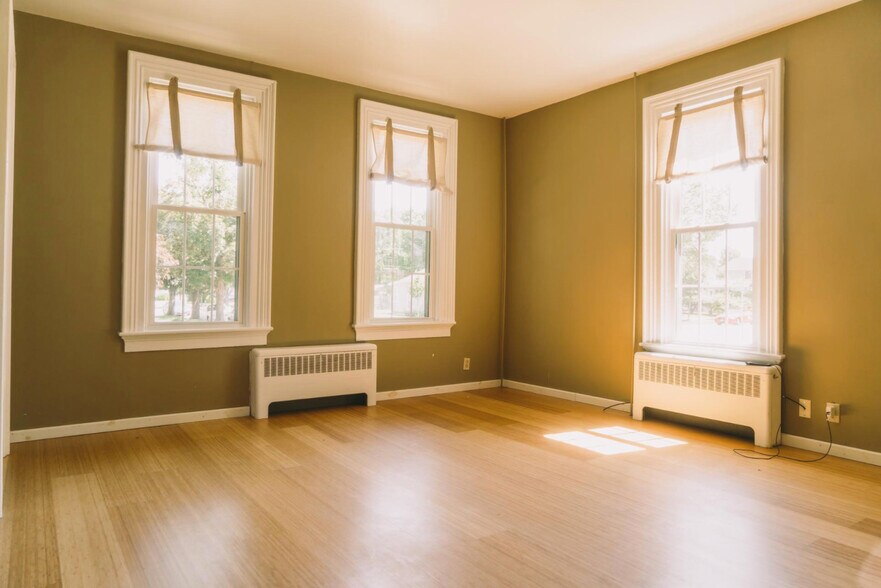 Building Photo - 379 E Wabasha St