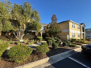 Building Photo - Gorgeous 3BD/2BA Waterfront Corner Unit in Gated Community!