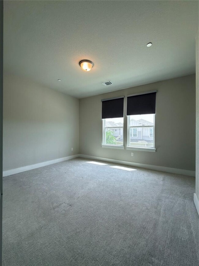 Building Photo - 11216 Gadsen Ln