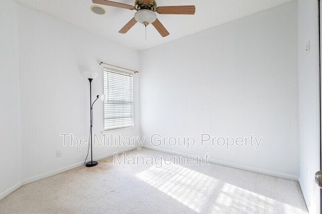 Building Photo - 9777 Summer Grove Way W
