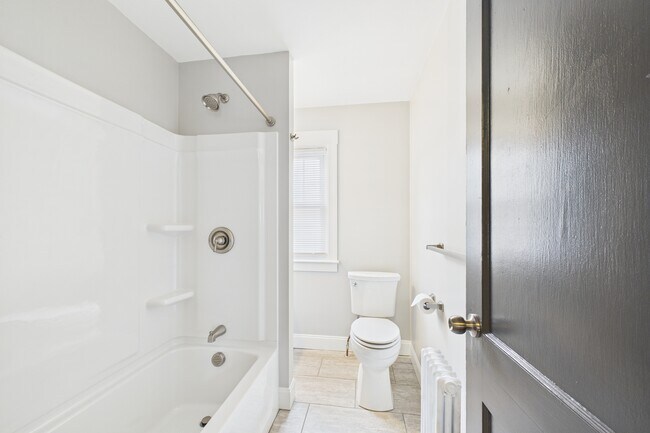 Building Photo - 263 Narragansett St